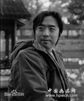 画家 李桐 的照片,单击鼠标查看大图!