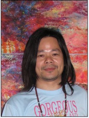 画家 何鸣 的照片，单击鼠标查看大图！